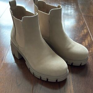 Tan Chelsea boots